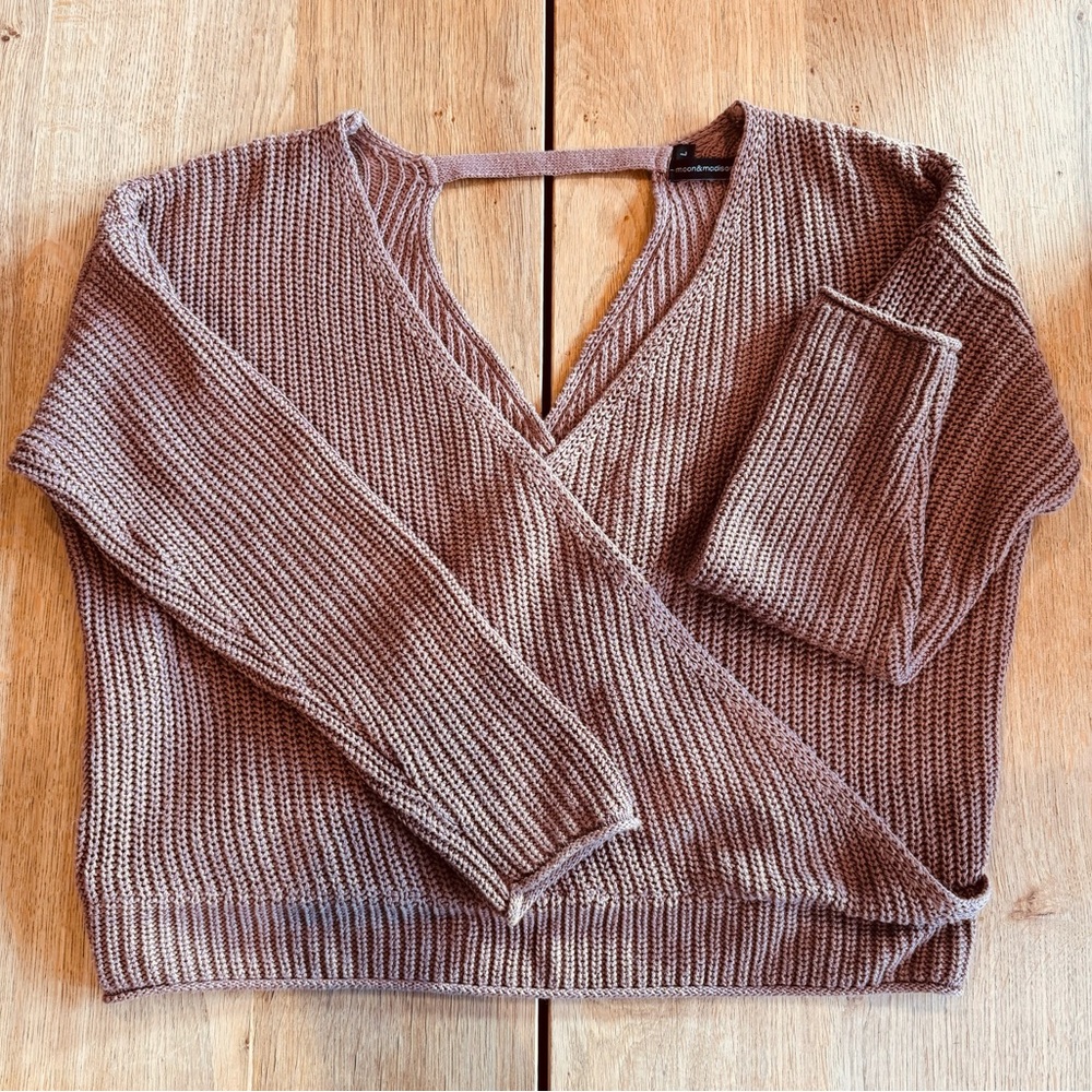 Blush Sweater, V Neck, Oversized, Slouchy, Cozy, Great for Spring. Size L